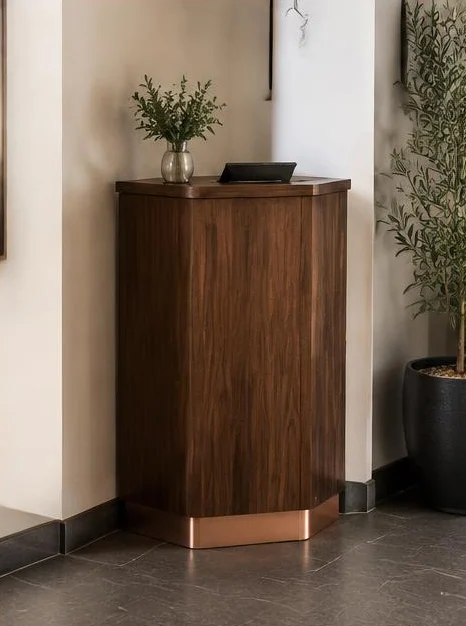 İstanbul Fatih Beyazit Ahşap Karşılama Masası 7 İstanbul Fatih Beyazit Ahşap Karşılama Masası 7