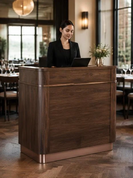 İstanbul Beyoğlu Kasimpaşa Ahşap Karşılama Masası 1 İstanbul Beyoğlu Kasimpaşa Ahşap Karşılama Masası 1