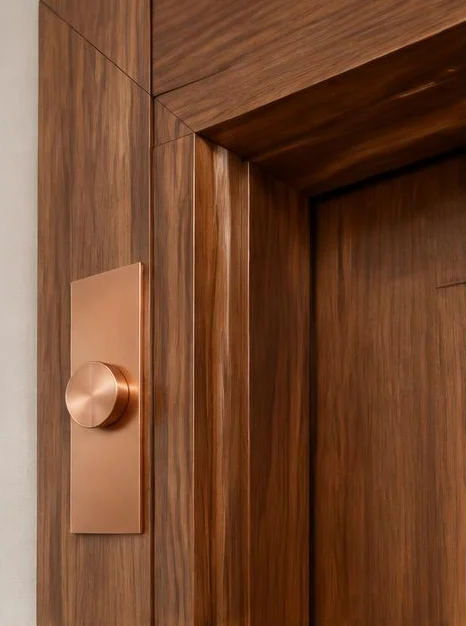 İstanbul Eyüpsultan Ciftalan Mahallesi Otel Kapı Çevresi Ahşap Kaplama 2 İstanbul Eyüpsultan Ciftalan Mahallesi Otel Kapı Çevresi Ahşap Kaplama 2
